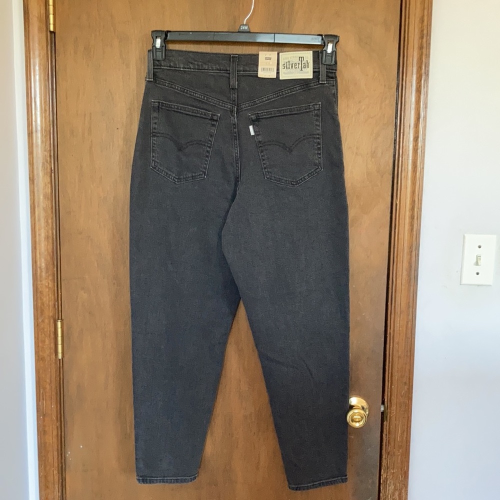 Levi’s mom jean high waisted tapered leg retro denim jean size 29 or 31 - Picture 13 of 17